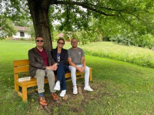 Helga Krajka mit Mann (mi.) und Marc Bratz (re.) - die Gewinner der Lions-Club Aktion